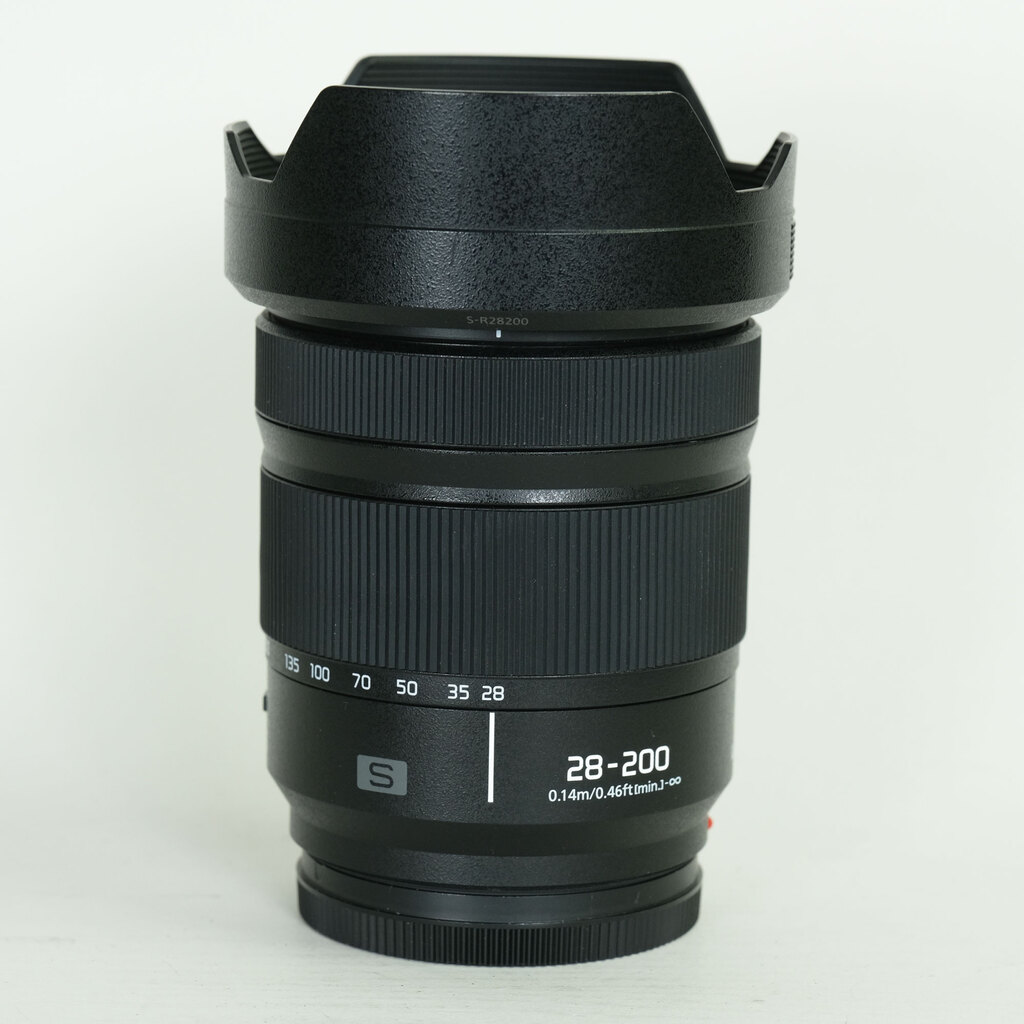 Panasonic LUMIX S 28-200mm F4-7.1 MACRO O.I.S.