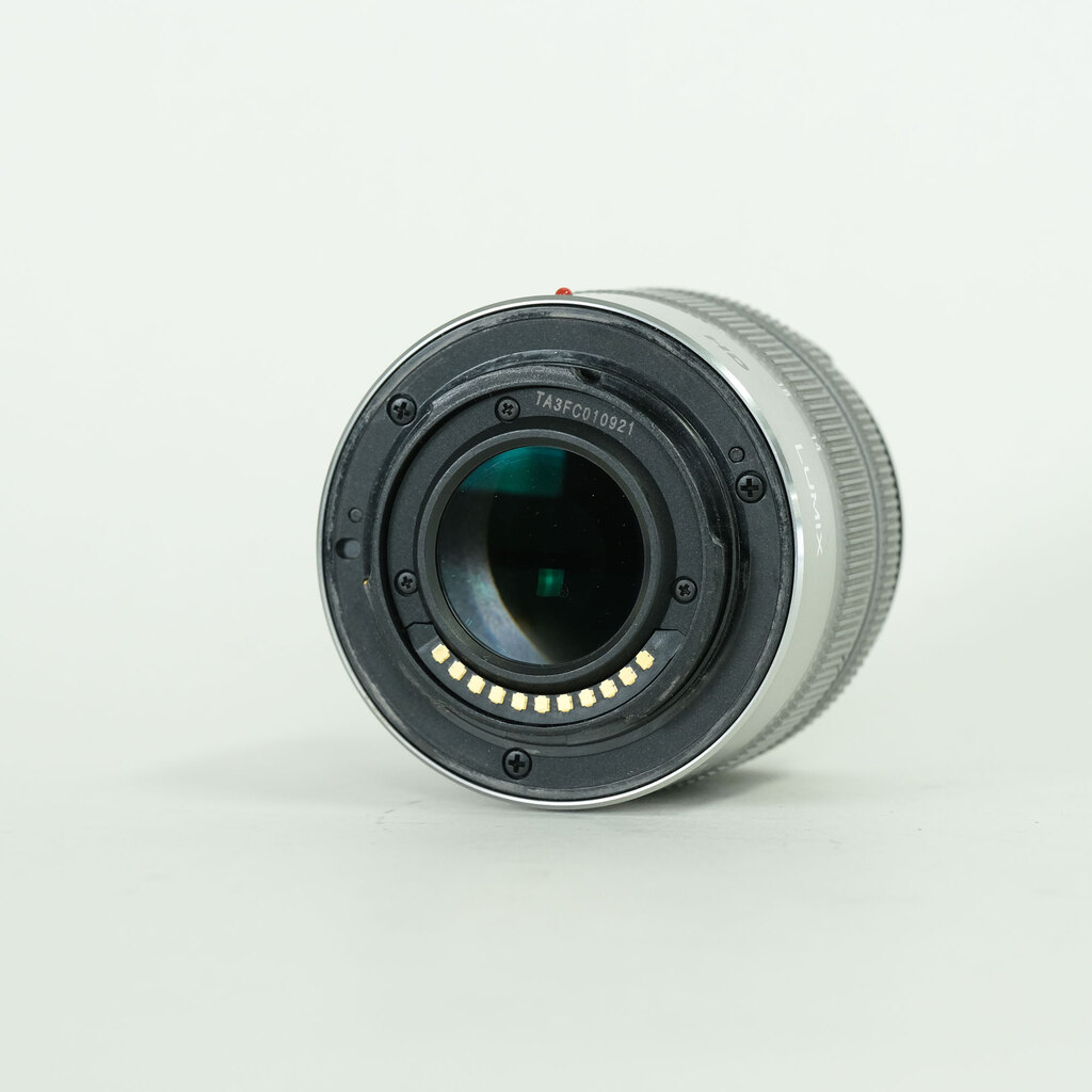 Panasonic LUMIX G VARIO 14-42mm F3.5-5.6II ASPH. MEGA O.I.S. シルバー H-FS1442A-S Panasonic LUMIX G VARIO 14-42mm F3.5-5.6II ASPH. MEGA O.I.S. シルバー H-FS1442A-S