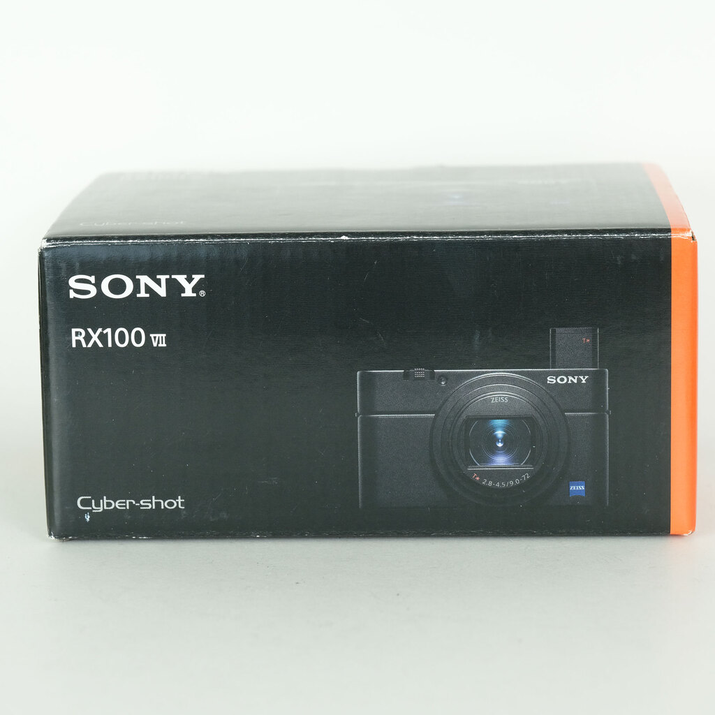 SONY Cyber-shot DSC-RX100M7