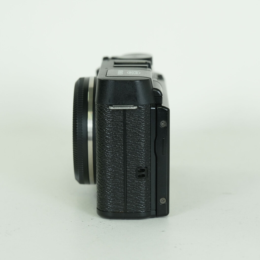 FUJIFILM X-M1 ボディ ブラック FUJIFILM X-M1 ボディ ブラック