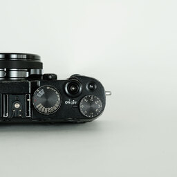 FUJIFILM X100F ブラック