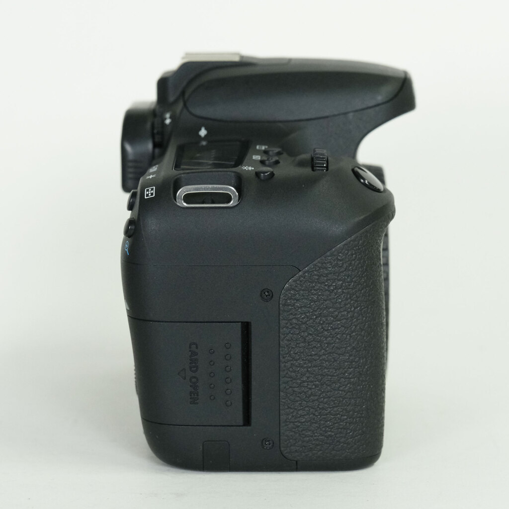 Canon EOS 9000D