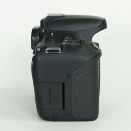 Canon EOS 9000D