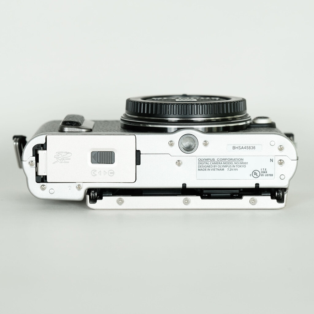 OLYMPUS PEN E-PL8