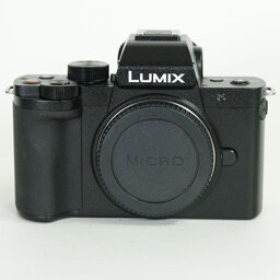 Panasonic LUMIX DC-G100 Panasonic LUMIX DC-G100