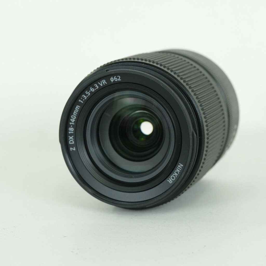 Nikon NIKKOR Z DX 18-140mm f/3.5-6.3 VR Nikon NIKKOR Z DX 18-140mm f/3.5-6.3 VR