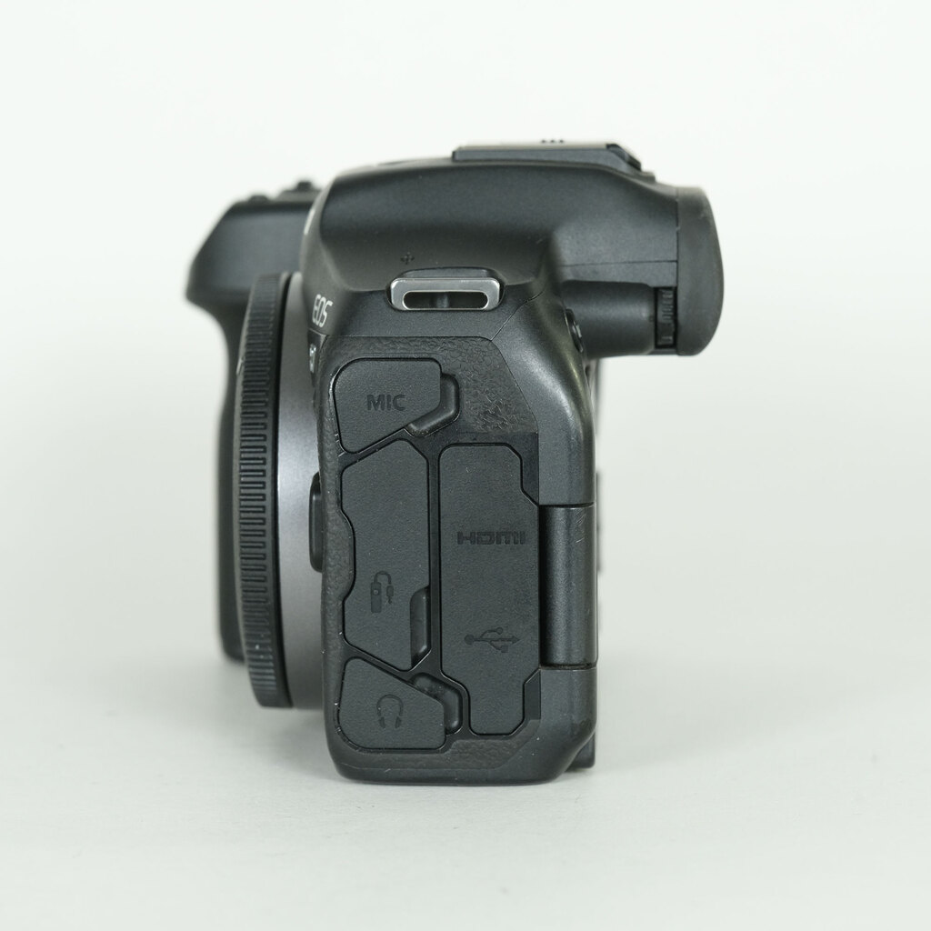 Canon EOS R7 Canon EOS R7