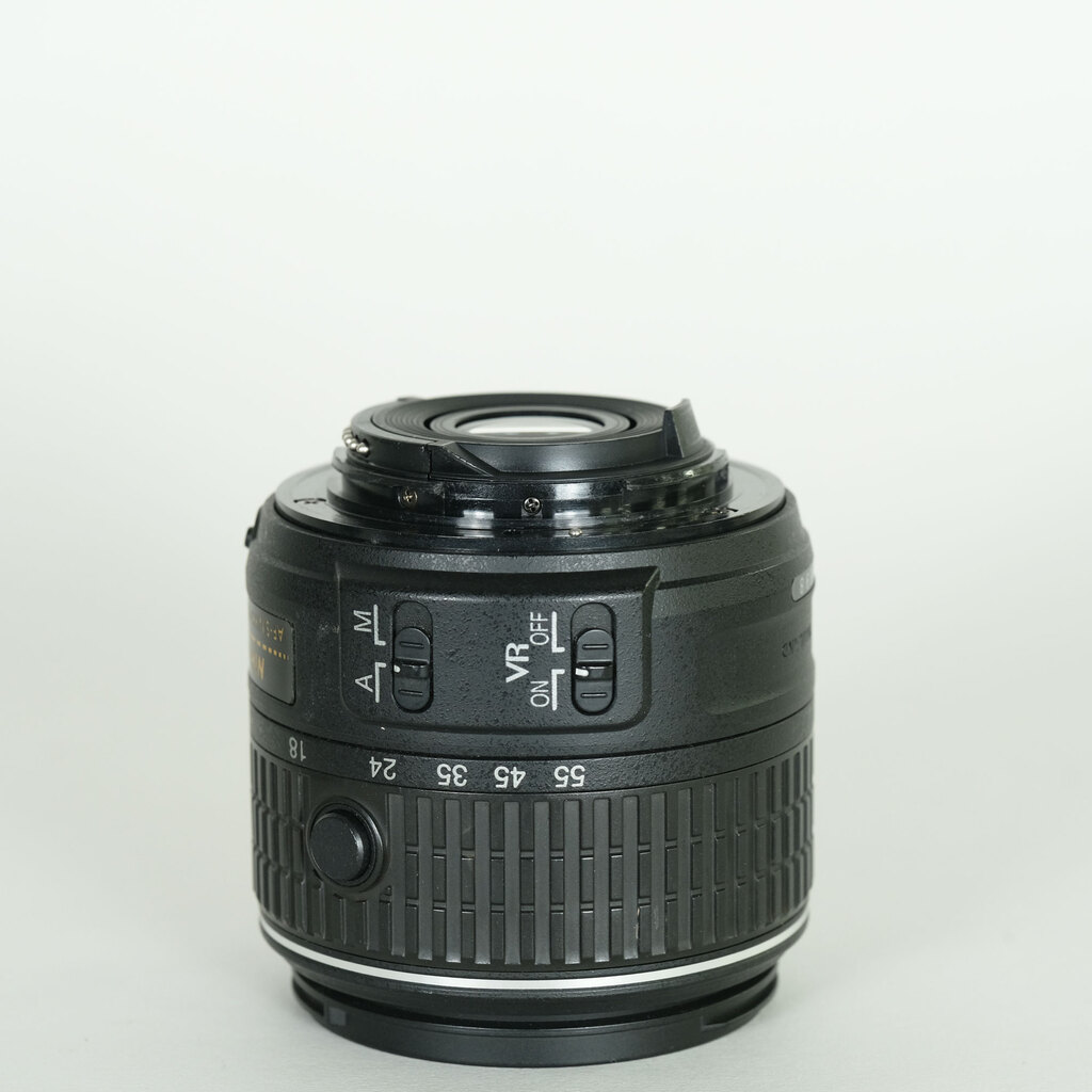Nikon AF-S DX NIKKOR 18-55mm f3.5-5.6G VR II
