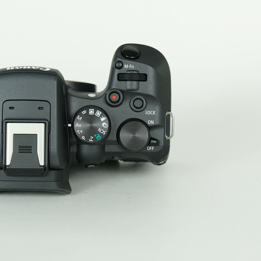 Canon EOS R10