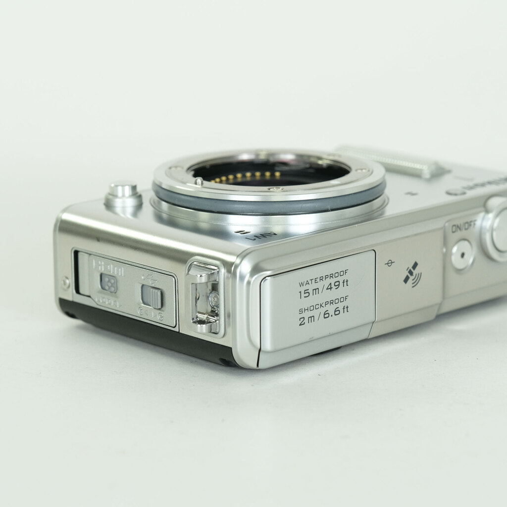 Nikon Nikon1 AW1 ボディ シルバー