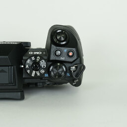 OLYMPUS OM-D E-M1 Mark II