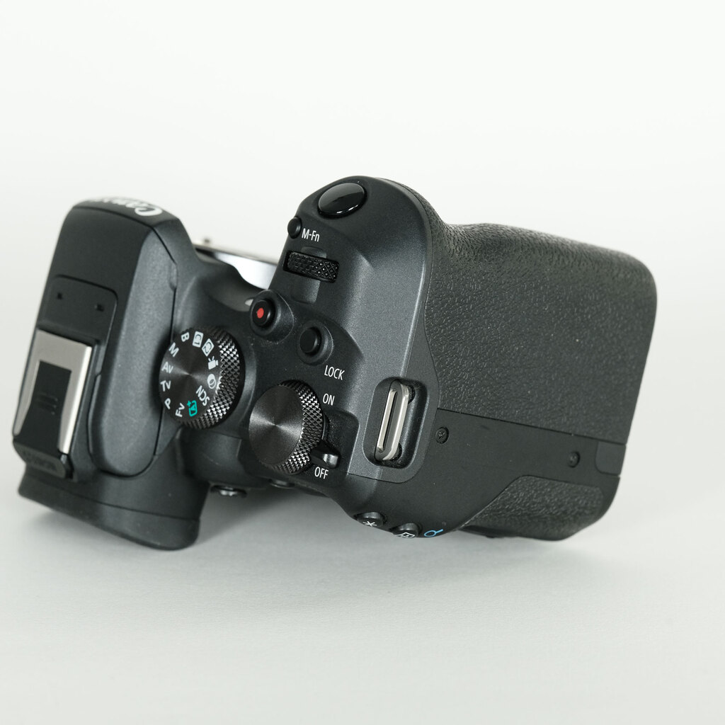 Canon EOS R10 Canon EOS R10