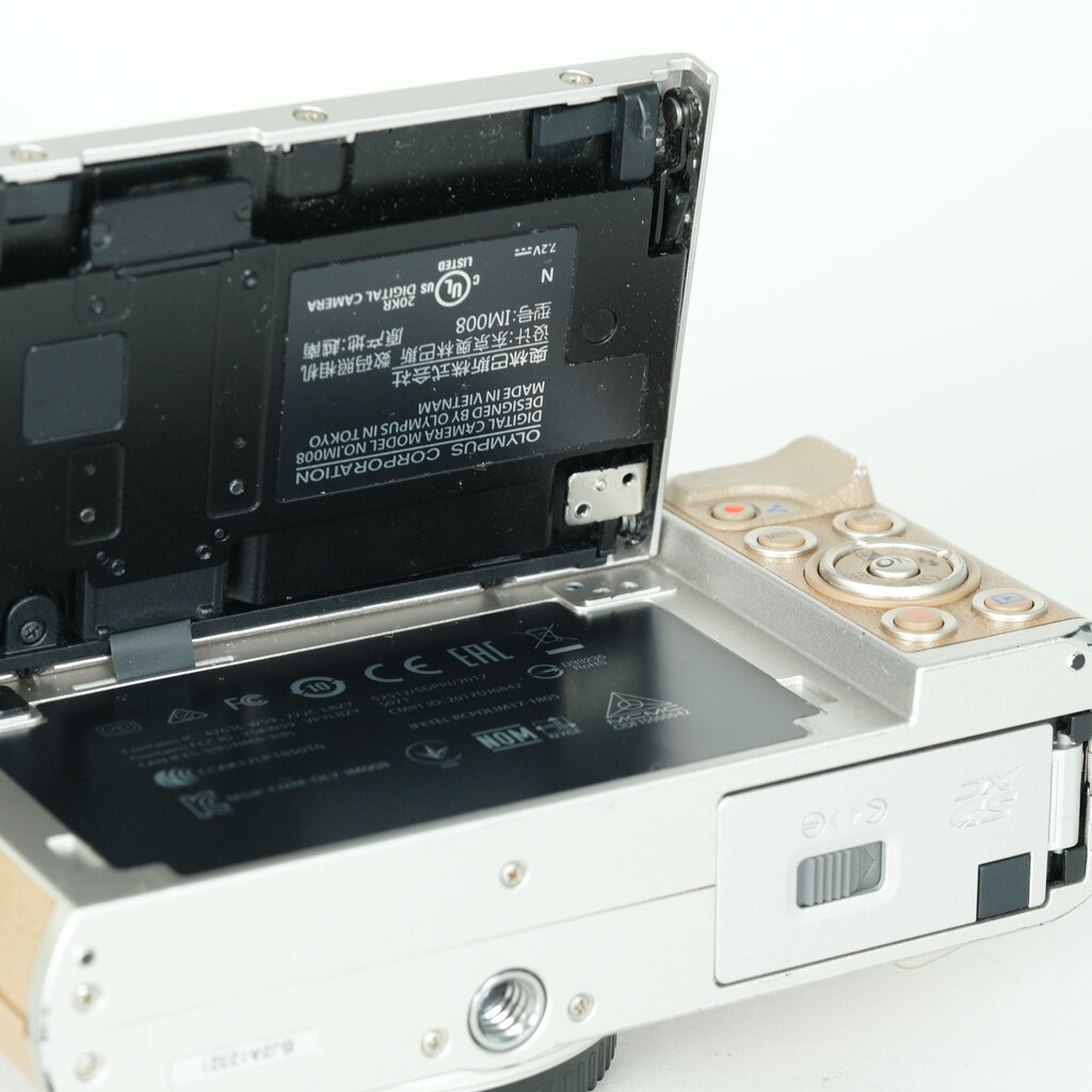 OLYMPUS PEN E-PL9