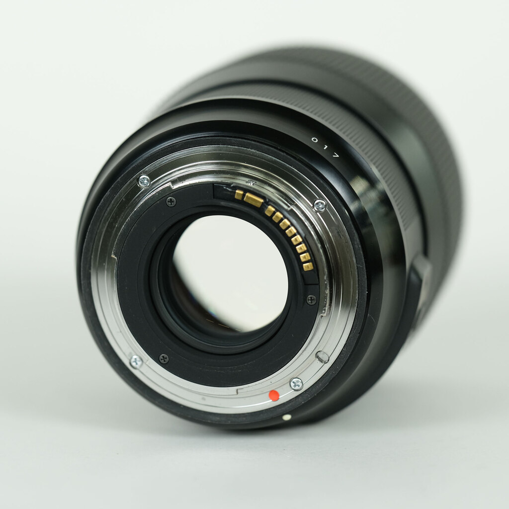 値下げ中Sigma 135mm F1.8 DG HSM キャノン用レンズ SIGMA 135mm F1.8 DG HSM｜Art [キヤノン用]の出品 | ONE SCENE（ワン