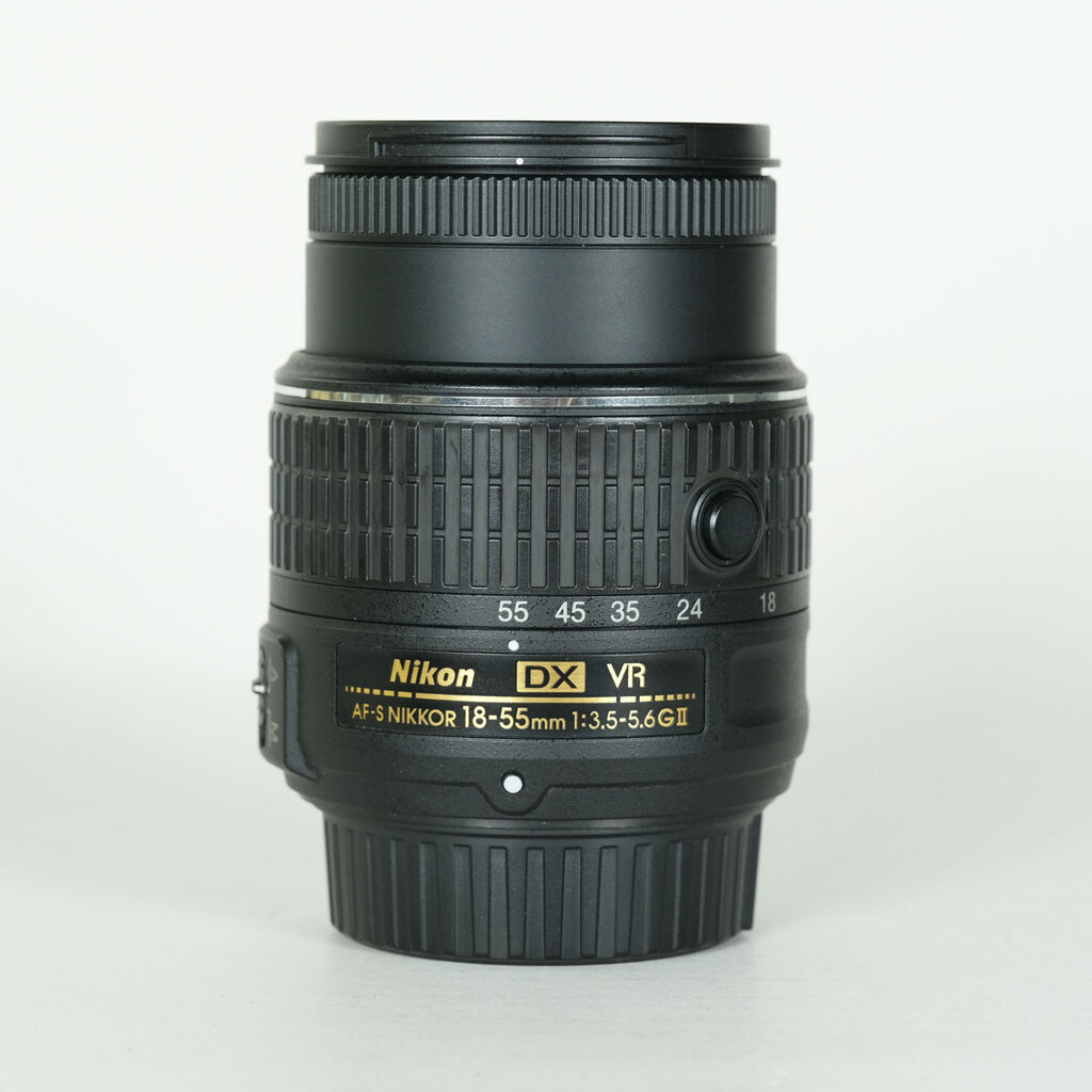 Nikon AF-S DX NIKKOR 18-55mm f3.5-5.6G VR IIの出品 | ONE SCENE