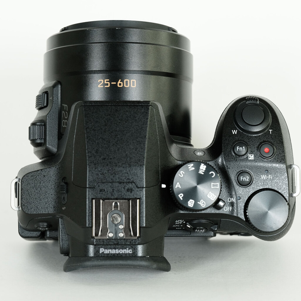 Panasonic LUMIX DMC-FZ300