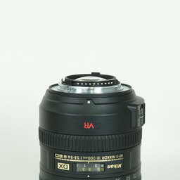 Nikon AF-S DX VR Zoom-Nikkor 18-200mm F3.5-5.6G IF-ED Nikon AF-S DX VR Zoom-Nikkor 18-200mm F3.5-5.6G IF-ED