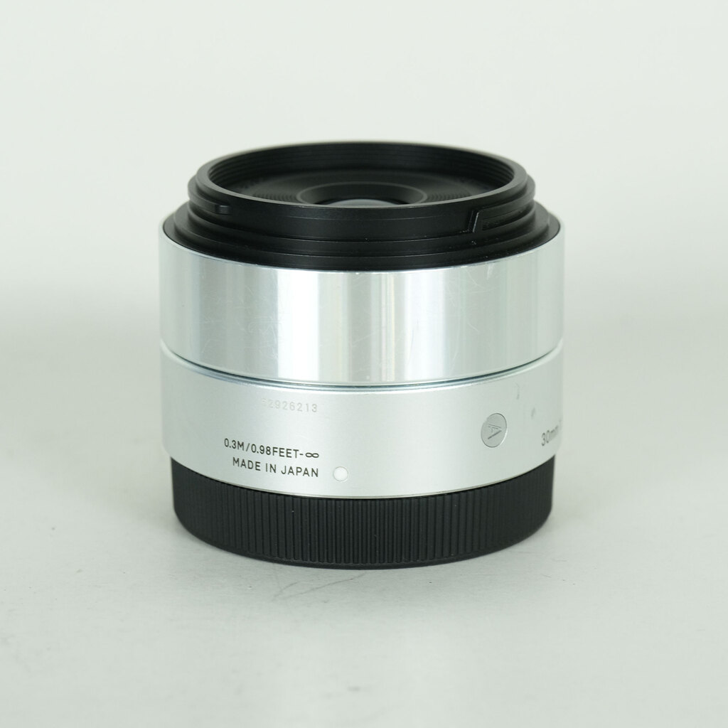 SIGMA A 30mm F2.8 DN (ソニーE用)シルバーの出品 | ONE SCENE（ワン