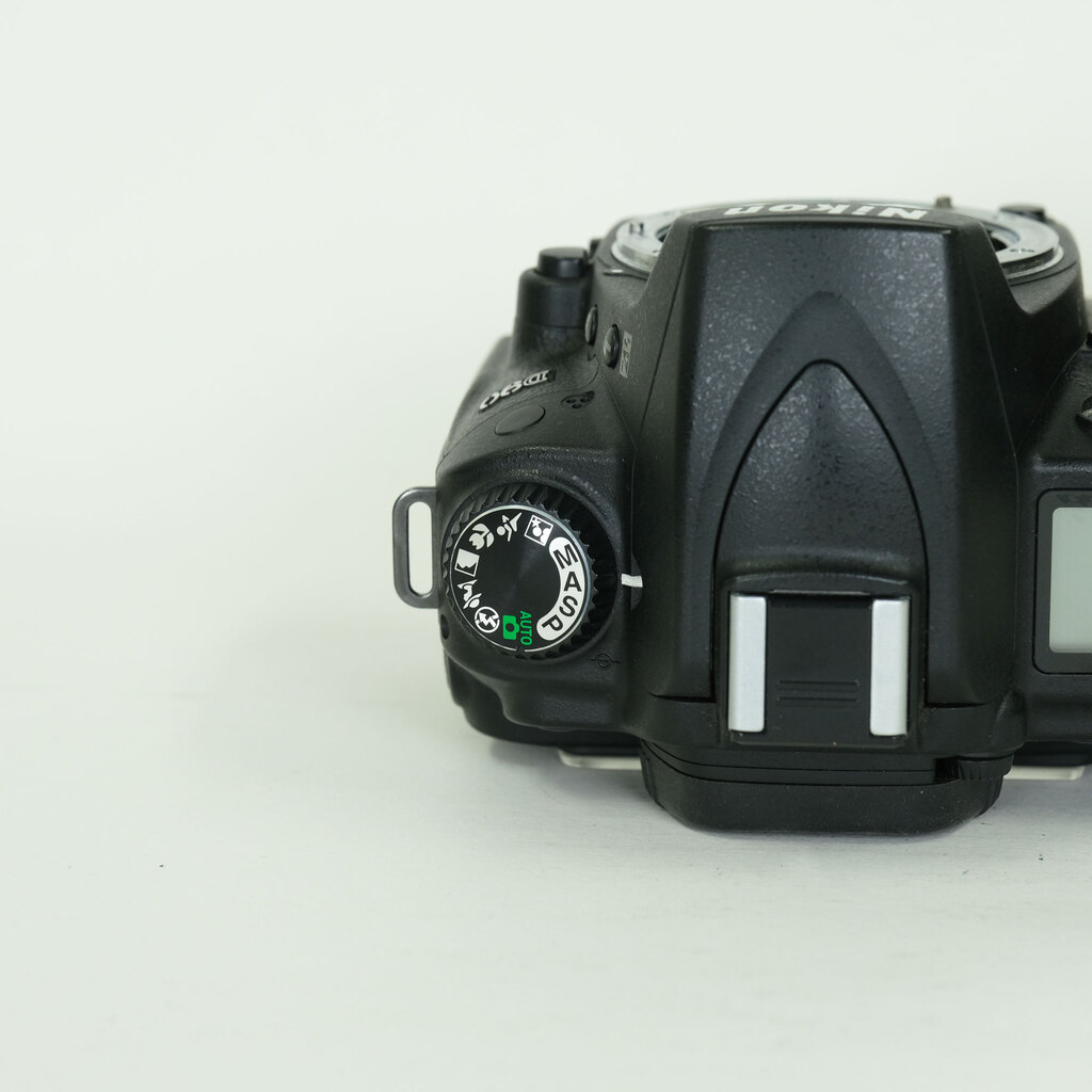 Nikon D90 ボディ