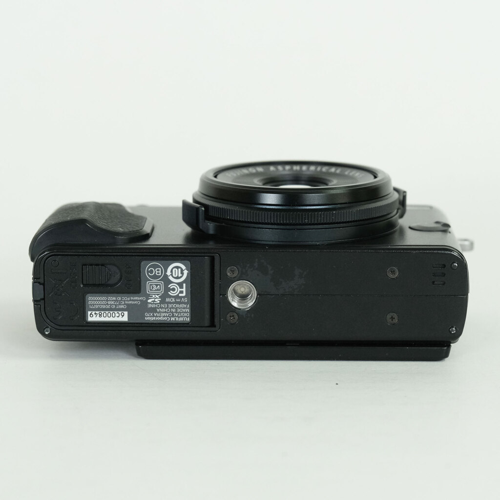 FUJIFILM X70 ブラック