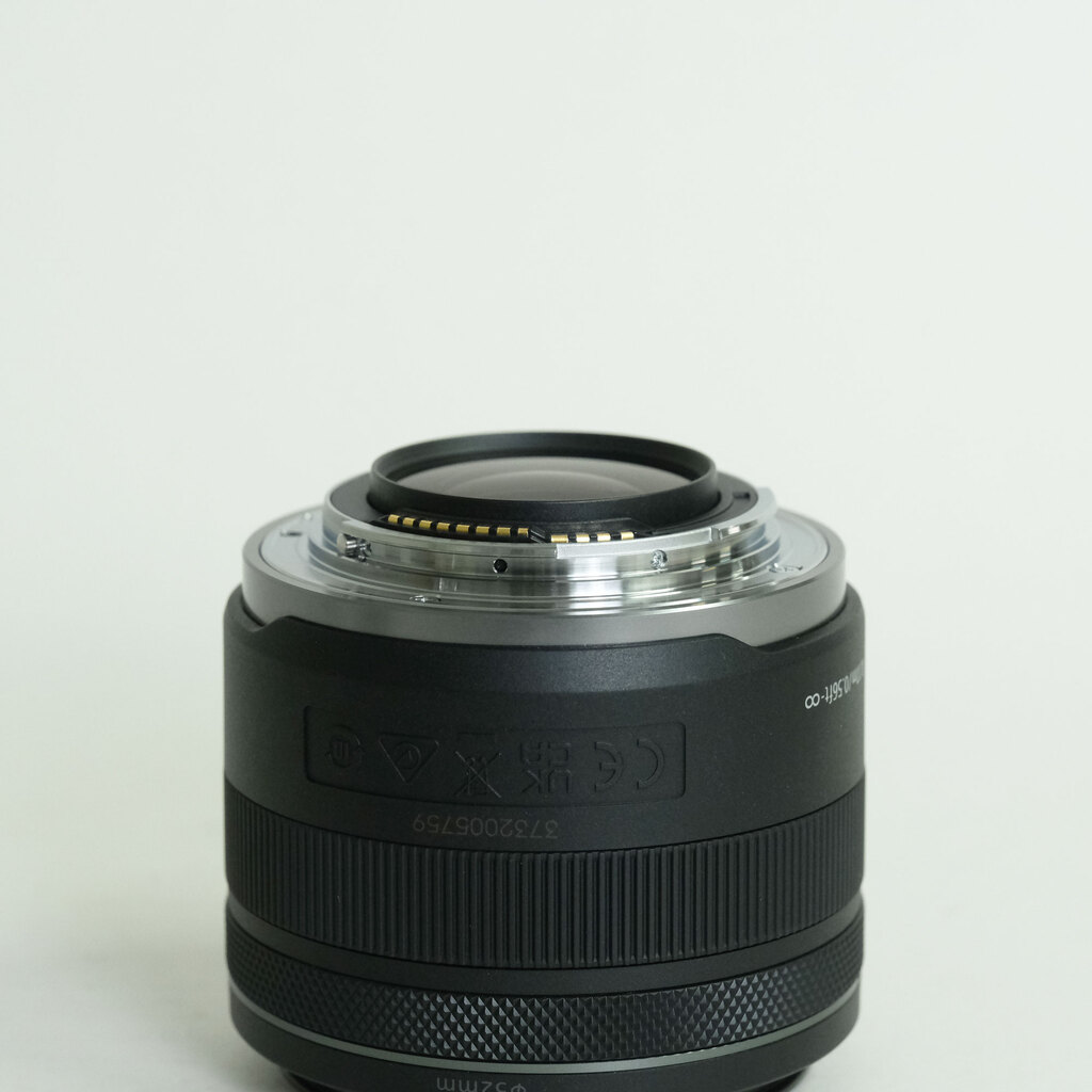 Canon RF35mm F1.8 MACRO IS STM