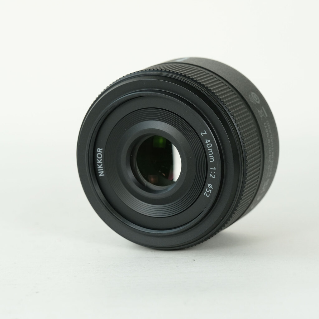 Nikon NIKKOR Z 40mm f/2 Nikon NIKKOR Z 40mm f/2