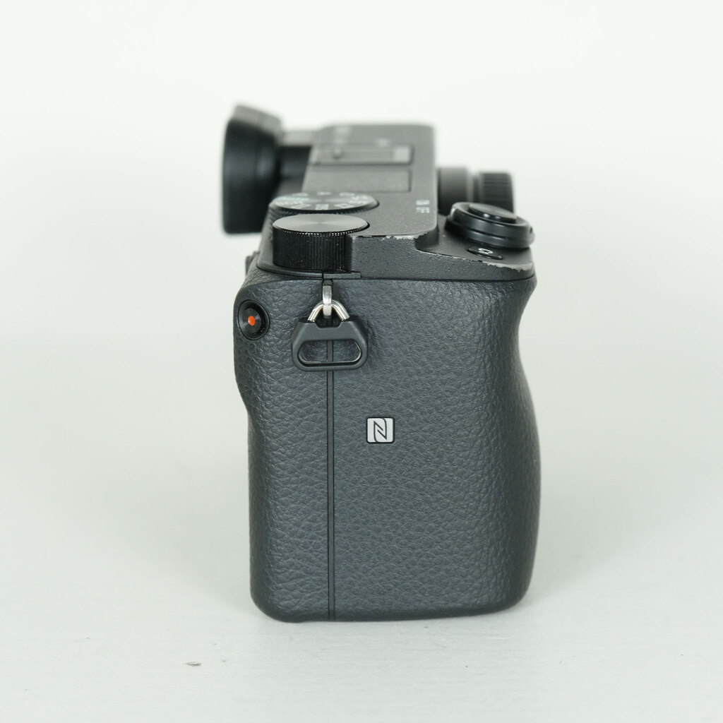 SONY ��6400�iILCE-6400�j [�{�f�B �u���b�N]