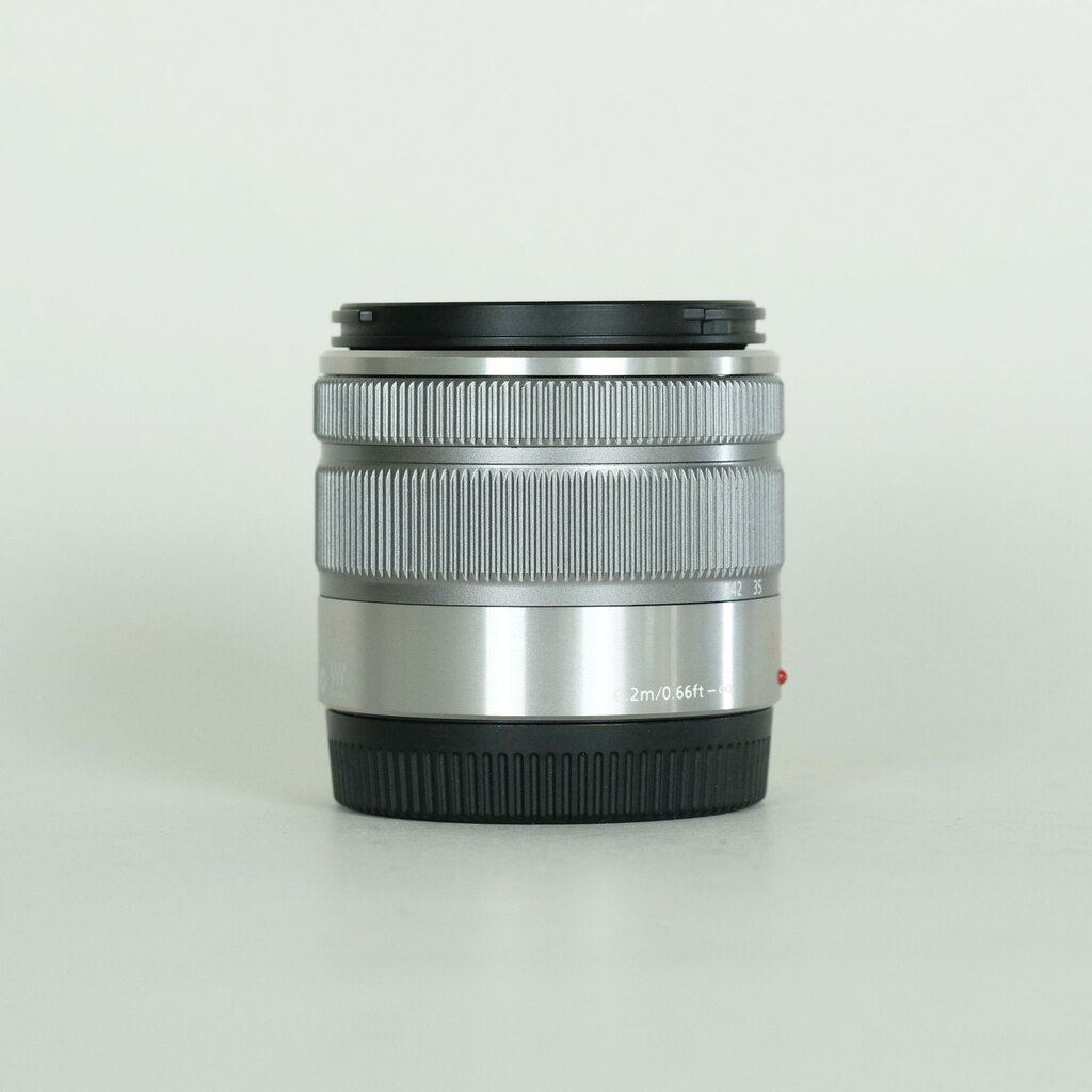 Panasonic LUMIX G VARIO 14-42mm F3.5-5.6II ASPH. MEGA O.I.S.  シルバー    H-FS1442A-S