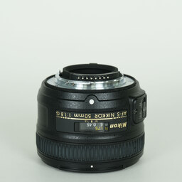 Nikon AF-S NIKKOR 50mm f/1.8G Nikon AF-S NIKKOR 50mm f/1.8G