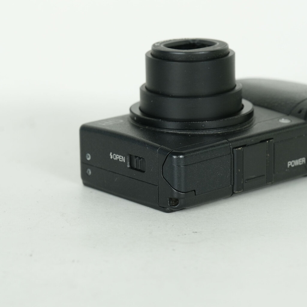 RICOH GR DIGITAL IIの出品 | ONE SCENE（ワンシーン）