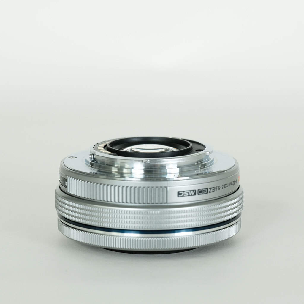 OLYMPUS M.ZUIKO DIGITAL ED 14-42mm F3.5-5.6 EZ シルバー OLYMPUS M.ZUIKO DIGITAL ED 14-42mm F3.5-5.6 EZ シルバー