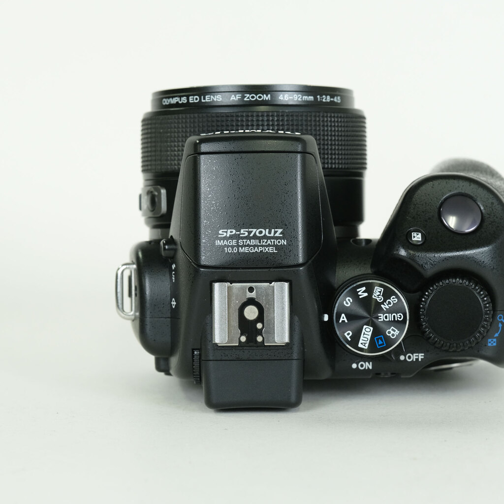 OLYMPUS CAMEDIA SP-570UZ