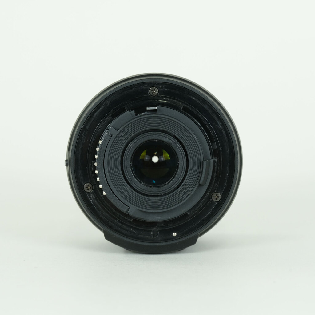 Nikon AF-S DX NIKKOR 18-55mm f3.5-5.6G VR II Nikon AF-S DX NIKKOR 18-55mm f3.5-5.6G VR II