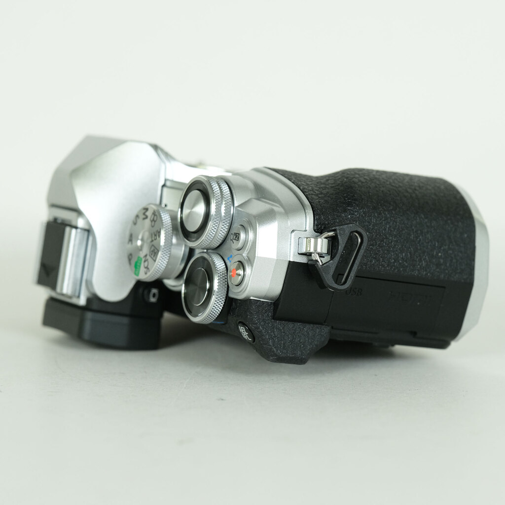 OLYMPUS OM-D E-M10 Mark IV OLYMPUS OM-D E-M10 Mark IV