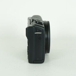 Canon EOS M200