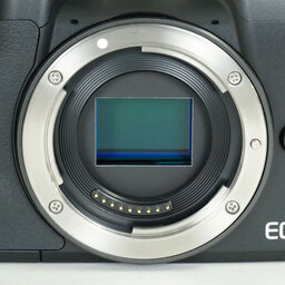 Canon EOS Kiss M Canon EOS Kiss M