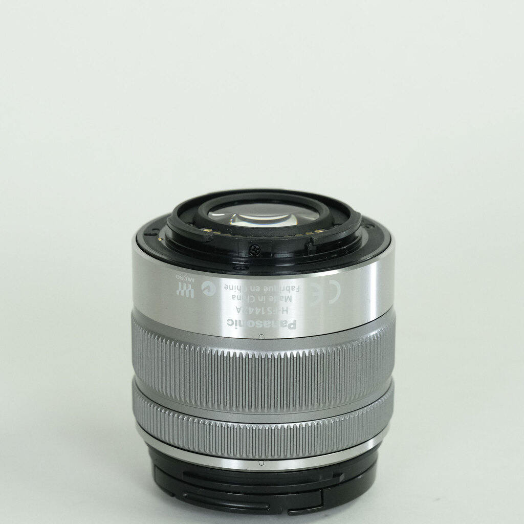 Panasonic LUMIX G VARIO 14-42mm F3.5-5.6II ASPH. MEGA O.I.S. シルバー H-FS1442A-S Panasonic LUMIX G VARIO 14-42mm F3.5-5.6II ASPH. MEGA O.I.S. シルバー H-FS1442A-S