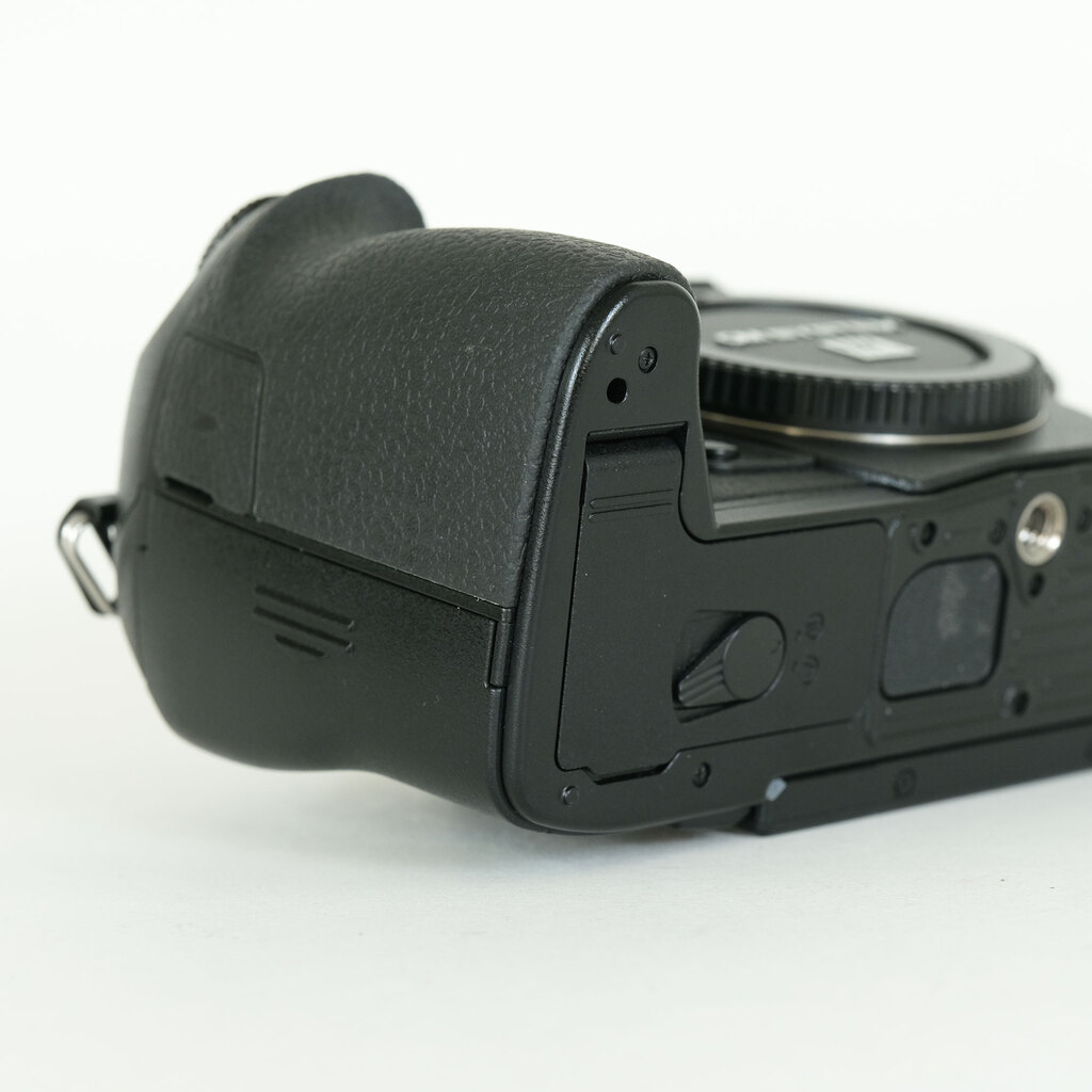 OLYMPUS OM-D E-M1 Mark II