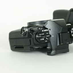 OLYMPUS OM-D E-M1 Mark II