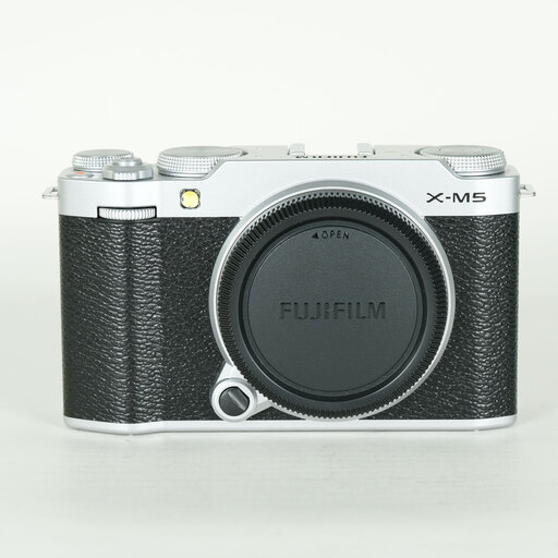 FUJIFILM X-M5を徹底解説。Xシリーズの魅力を凝縮した本格派エントリー