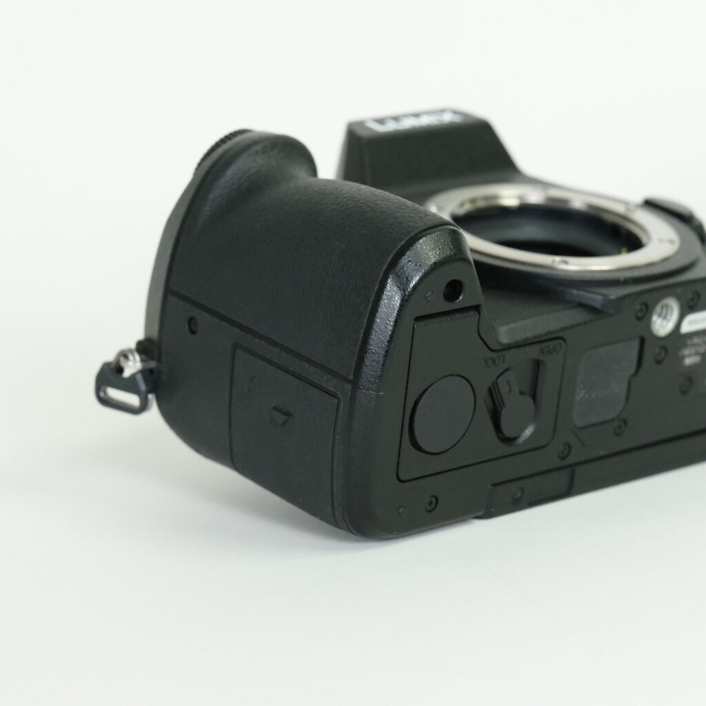 Panasonic LUMIX DMC-G8