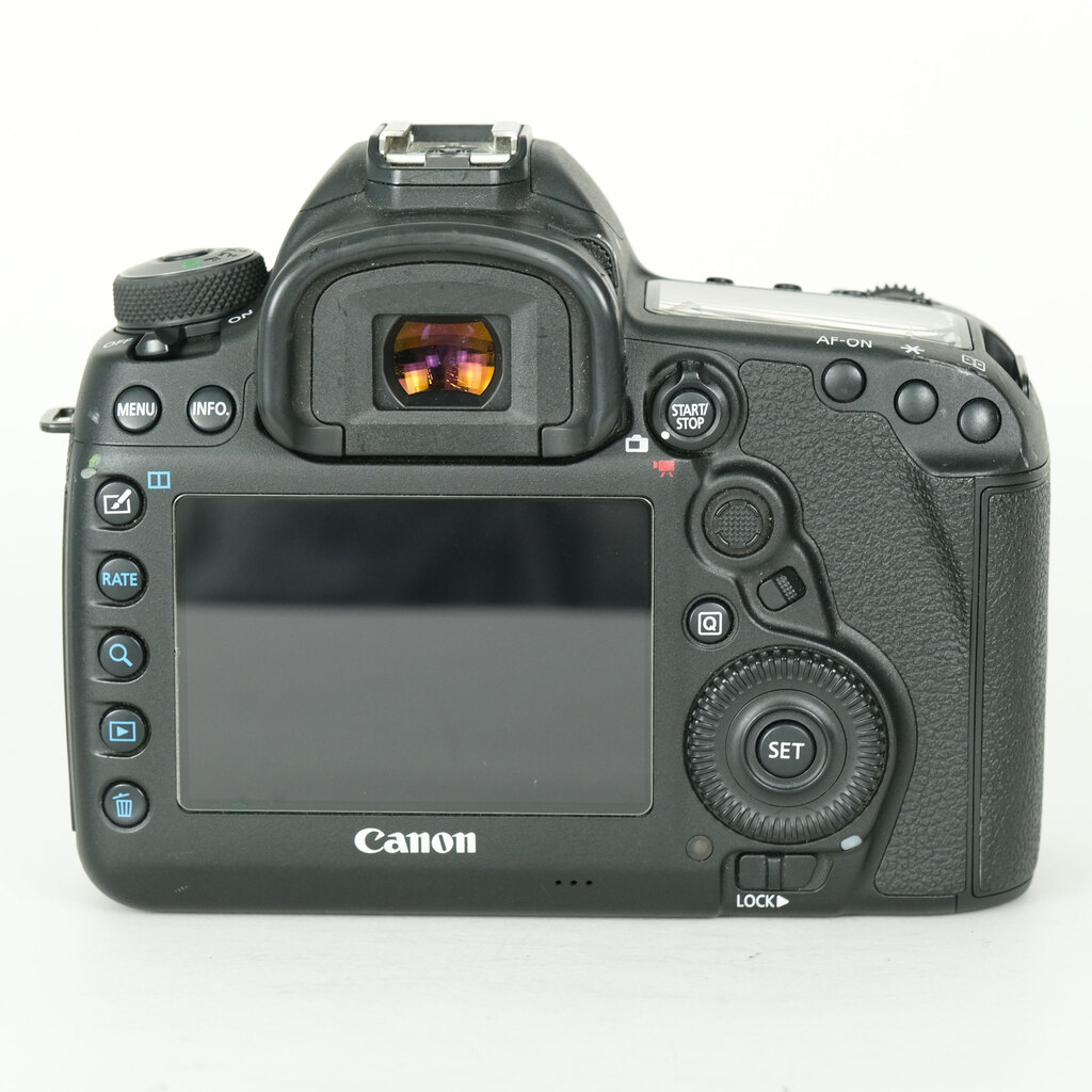 Canon EOS 5D Mark IV [�{�f�B]