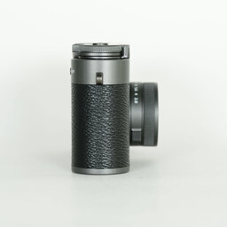 FUJIFILM X half X-HF1