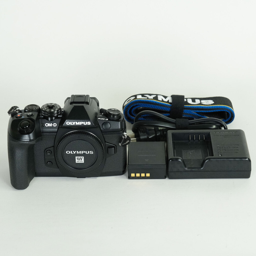 OLYMPUS OM-D E-M1 Mark II