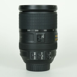 Nikon AF-S DX NIKKOR 18-300mm F3.5-5.6G ED VR Nikon AF-S DX NIKKOR 18-300mm F3.5-5.6G ED VR