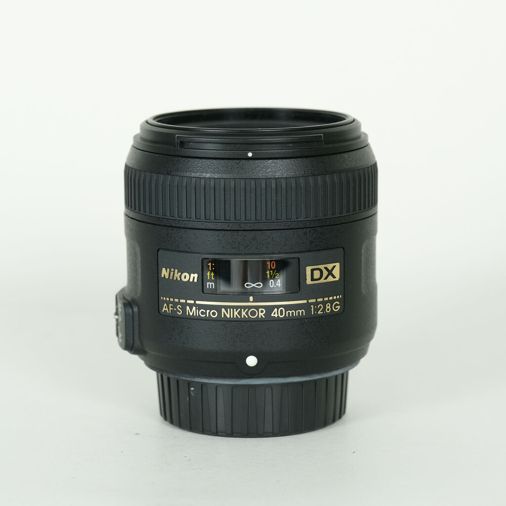 Nikon AF-S DX Micro NIKKOR 40mm f/2.8G