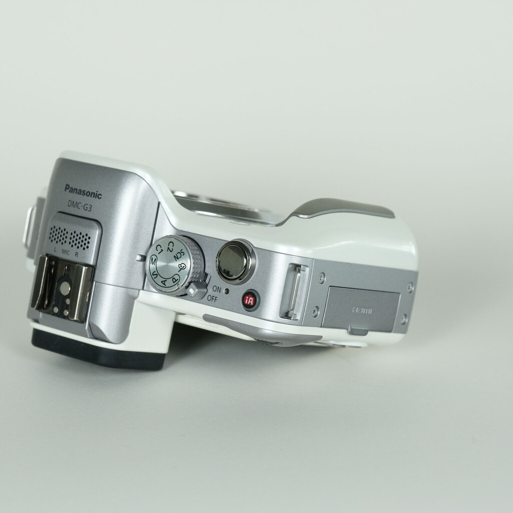 Panasonic LUMIX DMC-G3-W ボディ シェルホワイト