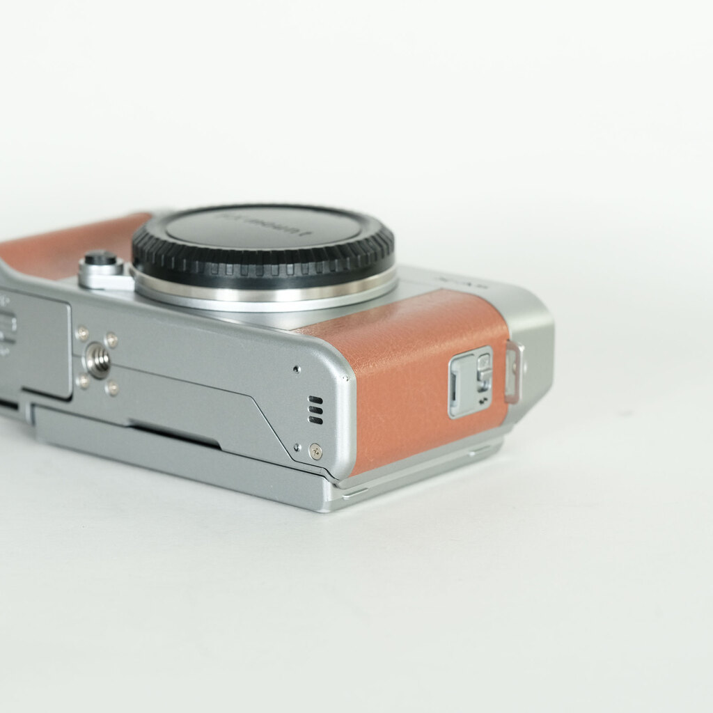 FUJIFILM X-A5 ボディ ブラウン