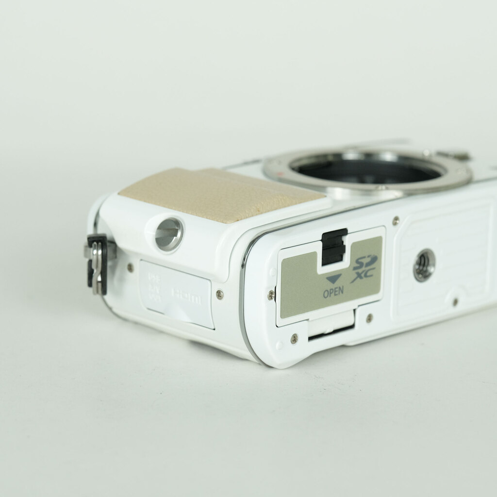 OLYMPUS PEN E-P3 ボディ ホワイト