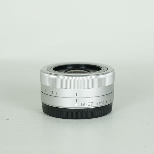 Panasonic LUMIX G VARIO 12-32mm / F3.5-5.6 ASPH. / MEGA O.I.S.